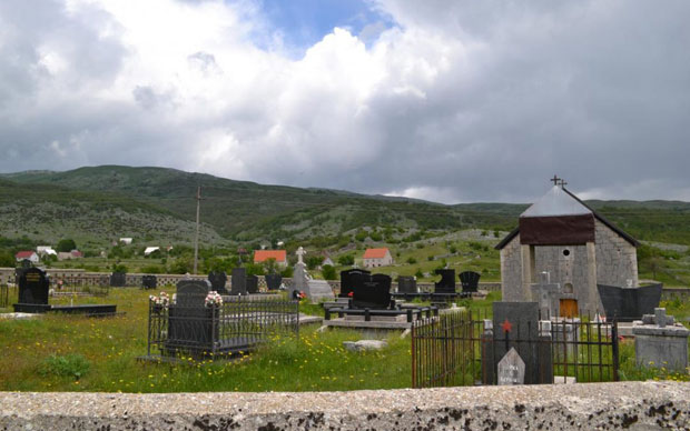 АПЕЛ ЦРНОГОРСКОГ ПОКРЕТА ВРХУ ЦГ: Зауставите Београдску патријаршију